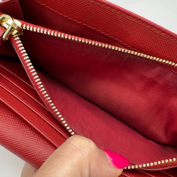 AUTHENTIC PRADA FIERY RED LARGE SAFFIANO LEATHER WALLET - Picture 4 of 16